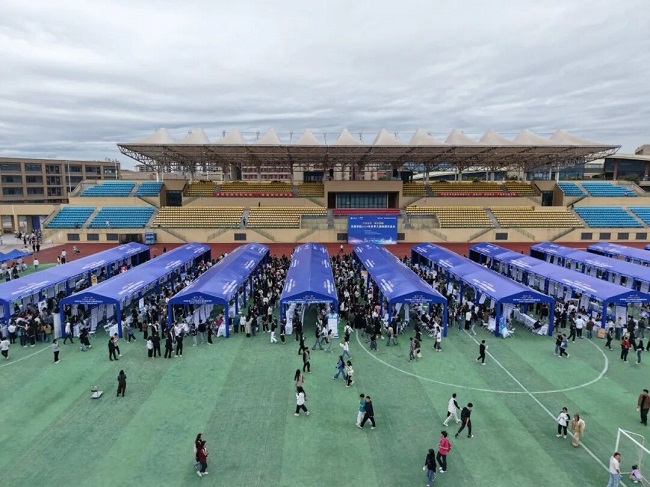 300家名企齊聚!瑞方人力助力吉利學院供需精準匹配 第2張 300家名企齊聚!瑞方人力助力吉利學院供需精準匹配 第2張